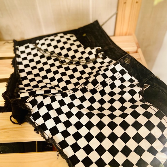 Hot Topic Blackheart High Rise Checkered Shorts - Picture 3 of 4